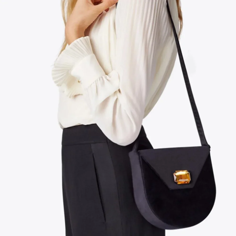 Tory Burch disclaimer color